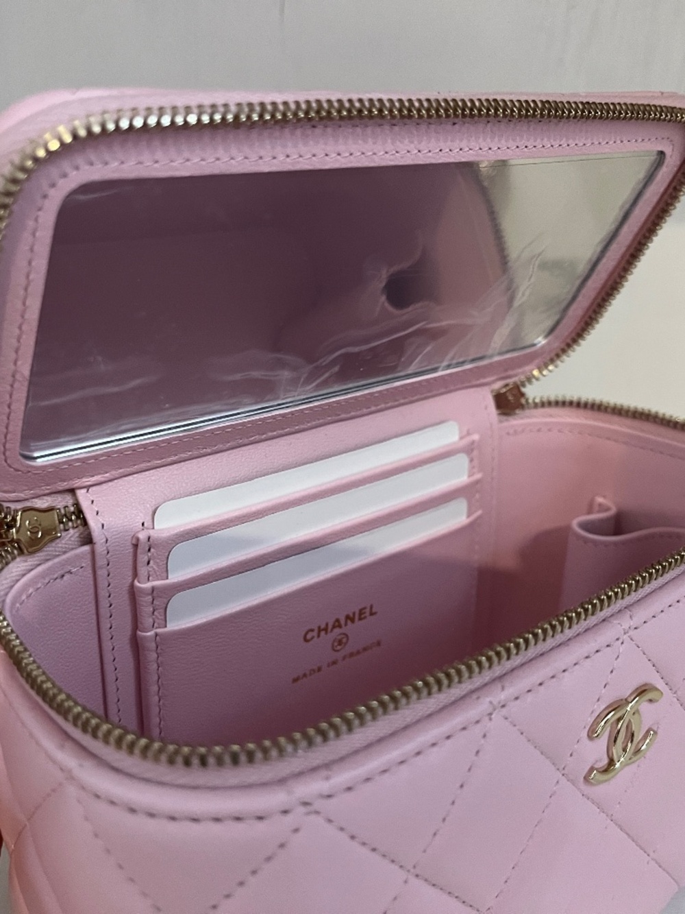 Chanel Top Handle Vanity // 25P Collection - Picture 3 of 6
